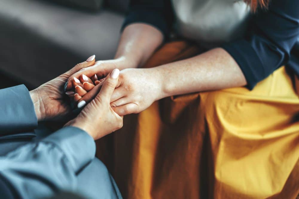 Holding Hands Lifestyle 
